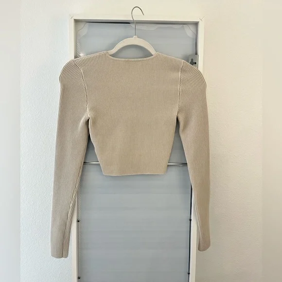Aritzia Babaton Sculpt Knit Forefront Long Sleeve in Matte Pearl - Picture 9 of 12